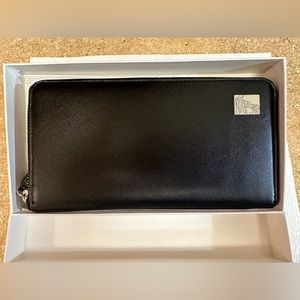 Versace Women’s Medusa Continental Wallet, black/silver